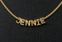 JENNIE KIM USA JOYERÍA PANDORA EN EL FESTIVAL REVOLVE 2026