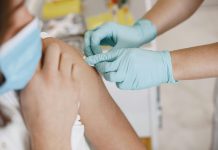 Adultos sin vacunas al día: el problema silencioso que los expone a enfermedades prevenibles